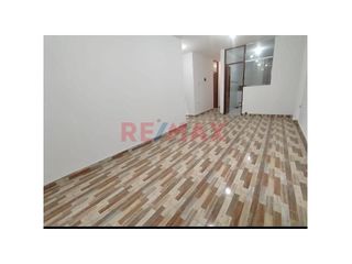 Foto 2 de Se Vende Propiedad En Urb Santa Margarita De 3 Pisos Independientes Con Acabados De Primera Oportunidad Unica. ID: 1115465