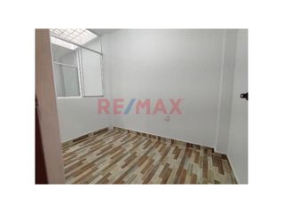Foto 4 de Se Vende Propiedad En Urb Santa Margarita De 3 Pisos Independientes Con Acabados De Primera Oportunidad Unica. ID: 1115465