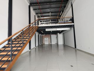 Foto 2 de La Aurora, Renta de Local Comercial 225 mts2