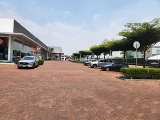 Foto 12 de La Aurora, Renta de Local Comercial 225 mts2