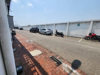 Foto 15 de La Aurora, Renta de Local Comercial 225 mts2
