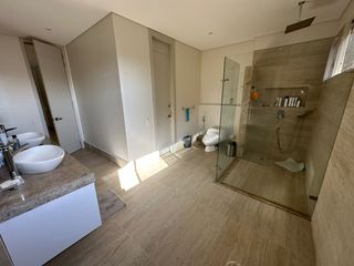 Foto 10 de APARTAMENTO DE 4 HABITACIONES CON BAÑO
