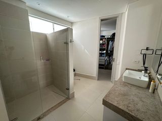 Foto 12 de APARTAMENTO DE 4 HABITACIONES CON BAÑO