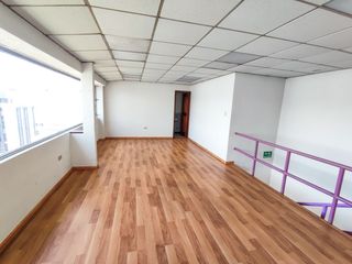 Foto 1 de Oficina duplex de renta sobre la Av. Amazonas sector Centro Norte de Quito Ecuador