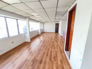 Foto 3 de Oficina duplex de renta sobre la Av. Amazonas sector Centro Norte de Quito Ecuador