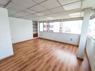 Foto 4 de Oficina duplex de renta sobre la Av. Amazonas sector Centro Norte de Quito Ecuador