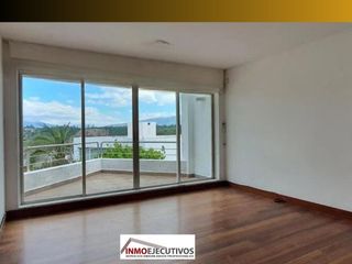 Foto 7 de Espectacular Casa de Venta, doble seguridad en conjunto de 4 casas. LA VIÑA-TUMBACO