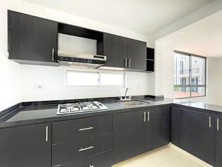 Foto 4 de CASA EN VENTA CONJUNTO RESIDENCIAL PALMAS DE IRAKA II LA MESA CUNDINAMRCA