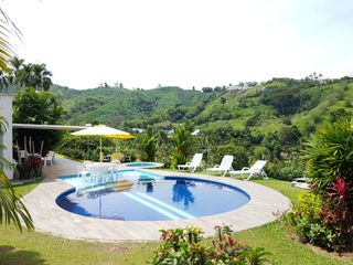 Foto 1 de EXCLUSIVA CASA CAMPESTRE. Sector San Bernardo del viento (Manizales).