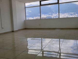Foto 2 de ARRIENDO OFICINA SECTOR HOSPITAL BACA ORTIZ PISO 12. $300