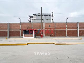 Foto 6 de Vendo Gran Local Comercial Y/O Industrial En Ate - Zonificación I3