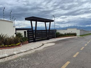 Foto 1 de EN CHECA. DE VENTA HERMOSO TERRENO 2096 m2. EN URBANIZACIÓN CERRADA