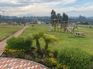 Foto 2 de EN CHECA. DE VENTA HERMOSO TERRENO 2096 m2. EN URBANIZACIÓN CERRADA
