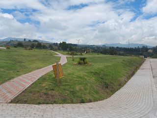 Foto 5 de EN CHECA. DE VENTA HERMOSO TERRENO 2096 m2. EN URBANIZACIÓN CERRADA