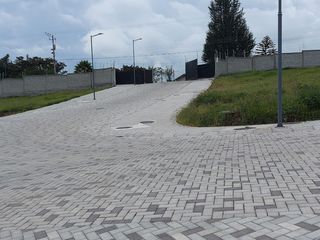 Foto 7 de EN CHECA. DE VENTA HERMOSO TERRENO 2096 m2. EN URBANIZACIÓN CERRADA