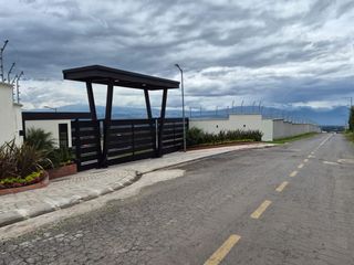 Foto 12 de EN CHECA. DE VENTA HERMOSO TERRENO 2096 m2. EN URBANIZACIÓN CERRADA
