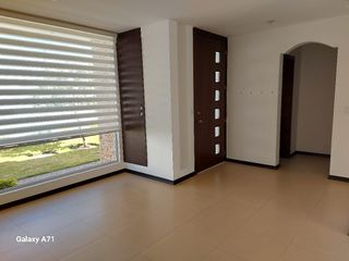 Foto 3 de DE VENTA BONITA CASA EN TUMBACO,  SECTOR SANTA ROSA