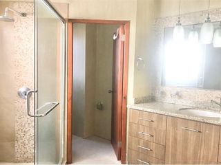 Foto 4 de casa en urbanizacion privada de venta en manta B/L