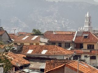 Foto 14 de CASA ESQUINERA, RENTERA Y COMERCIAL DE VENTA, Sector Centro Histórico de Cuenca C1428