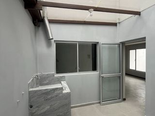 Foto 5 de C1430 MODERNA CASA VIP DE TRES PLANTAS EN VENTA, Sector Huizhil C1430