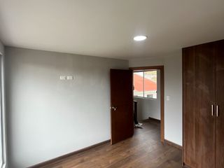Foto 6 de C1430 MODERNA CASA VIP DE TRES PLANTAS EN VENTA, Sector Huizhil C1430
