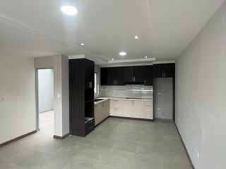 Foto 4 de C1430 MODERNA CASA VIP DE TRES PLANTAS EN VENTA, Sector Huizhil C1430