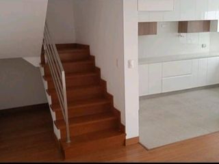 Foto 3 de Vendo lindo Dpto Duplex de estreno en Chacarilla - Surco en primer piso con terraza y frente a parque.