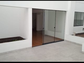 Foto 90 de Vendo lindo Dpto Duplex de estreno en Chacarilla - Surco en primer piso con terraza y frente a parque.