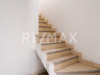 Foto 7 de Venta De Casa De 2 Pisos Altura De Av. Tantamayo En San Martin De Porres