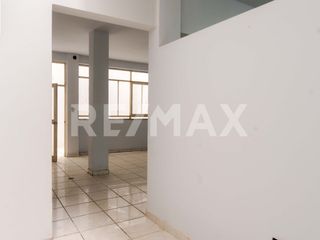 Foto 8 de Venta De Casa De 2 Pisos Altura De Av. Tantamayo En San Martin De Porres