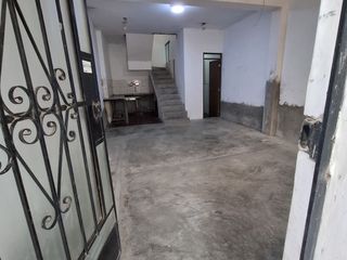 Foto 2 de CASA EN VENTA CERCA DE LA AV. NESTOR GAMBETA