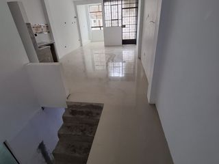 Foto 5 de CASA EN VENTA CERCA DE LA AV. NESTOR GAMBETA