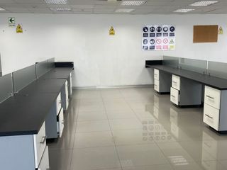 Foto 6 de Alquilo Exclusiva Oficina - Lima Central Tower