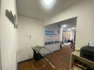 Foto 2 de EN ALQUILER LOCAL COMERCIAL UBICADO EN EDIFICIO MULTIFAMILIAR