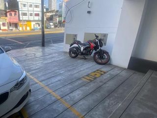 Foto 6 de EN ALQUILER LOCAL COMERCIAL UBICADO EN EDIFICIO MULTIFAMILIAR
