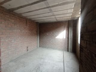 Foto 7 de VENDO AMPLIO DEPARTAMENTO FRENTE AL PARQUE MUY CERCA DE LA AVENIDA PRINCIPAL
