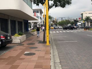 Foto 2 de Venta de Local en Urdesa Central, Victor Emilio Estrada,Guaayaquil