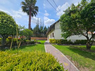 Foto 17 de Casa de venta de 3 dormitorios sector Lumbisí Cumbayá Quito Ecuador