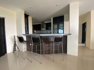 Foto 2 de Se vende departamento con vista al mar Playas Villamil