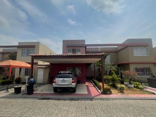 Foto 1 de En venta casa de 3 dormitorios en Urb.Brisas del Norte en Via Samborondón,Salitre. (JP)