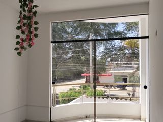 Foto 6 de ALQUILER DE CASA DE 3 PISOS, EN AV. LAS PALMERAS