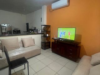 Foto 3 de En venta casa rentera en cdla.Bellavista en sector con portón. (JP)