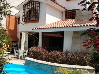 Foto 1 de Venta casa La Molina 6 dormitorios Urb Sirius