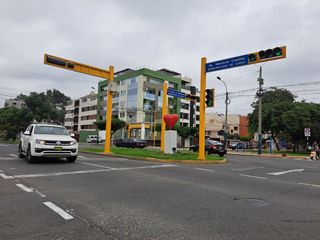 Foto 1 de VENDO CASA COMO TERRENO JIRON LAS UVAS SANTIAGO DE SURCO