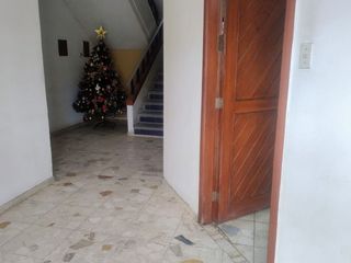 Foto 2 de DEPARTAMENTO AMOBLADO - EN ALQUILER – –EN PLENO CENTRO DE PIURA