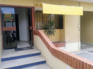 Foto 1 de DEPARTAMENTO AMOBLADO - EN ALQUILER – –EN PLENO CENTRO DE PIURA