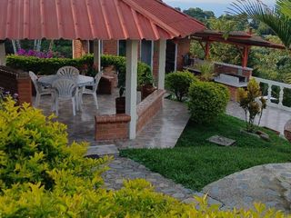 Foto 11 de VENTA DE FINCA TIPO CHALET DE BUGA, VALLE DEL CAUCA