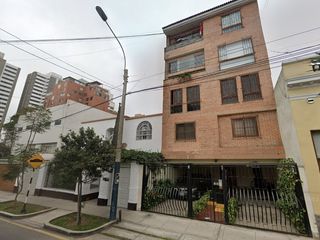 Foto 1 de Depa duplex en alquiler super iluminado de 2 dormitorios en San Isidro a 1 cuadra del Olivar