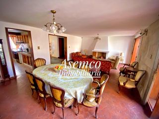 Foto 4 de ¡Ocasión! Surco, en Venta Casa Frente a Parque con Jardín y Terraza - 200 m²-  3 Pisos