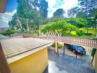 Foto 8 de ¡Ocasión! Surco, en Venta Casa Frente a Parque con Jardín y Terraza - 200 m²-  3 Pisos